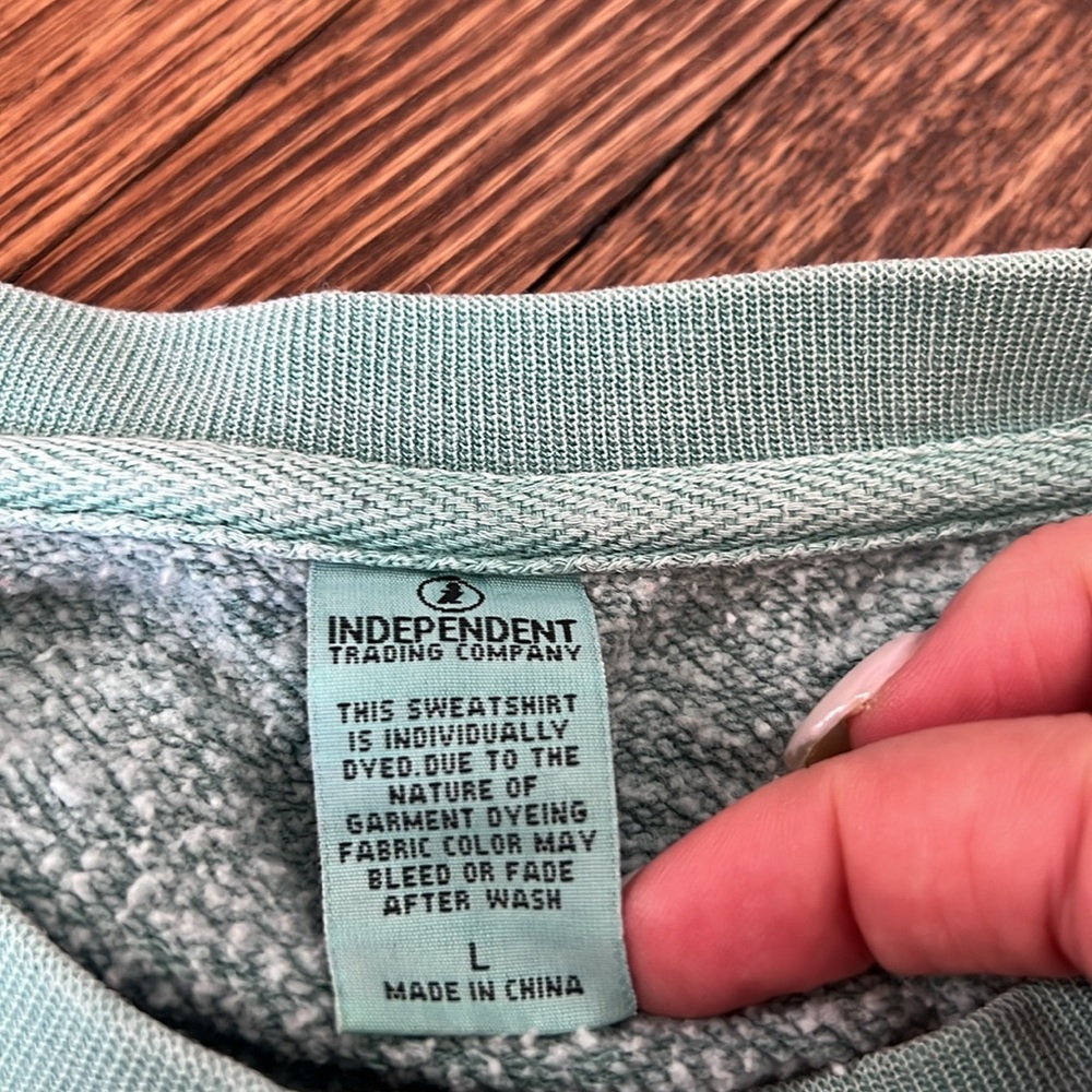 Love+ One Crewneck - Picture 2 of 3